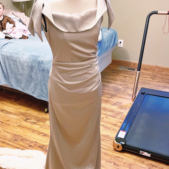 Authentic Gucci $14k Silk Off the Shoulder Full Length Gown / Dress - Picture 4 of 8